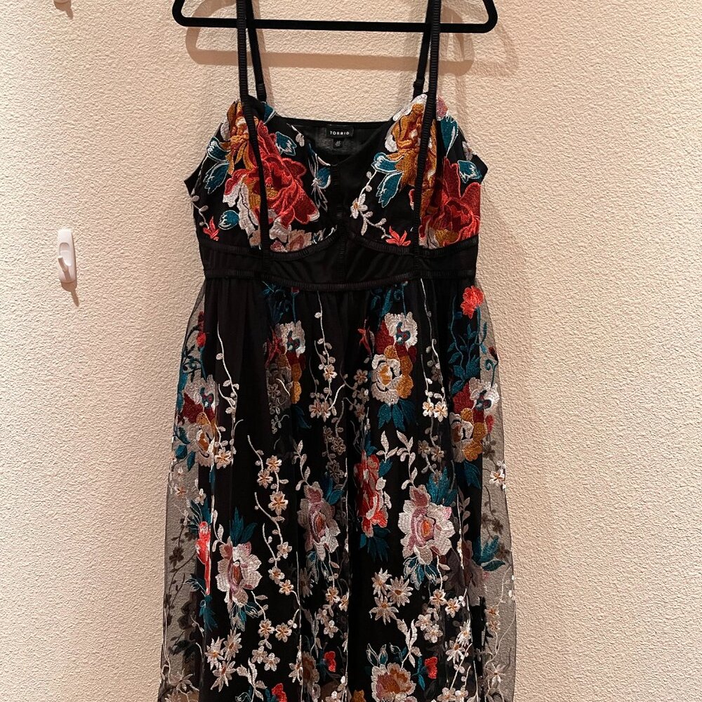 Torrid floral formal dress - Picture 2 of 5